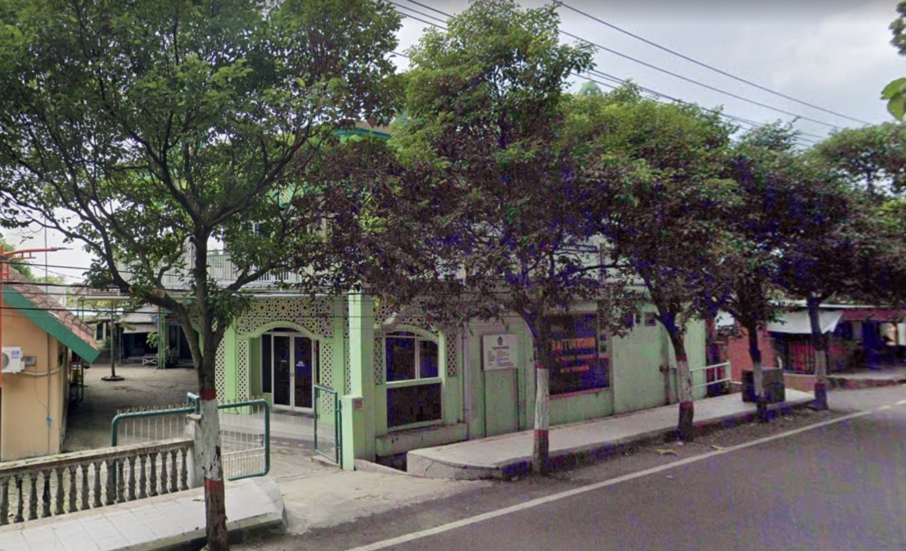 Gerakan Resik Resik Masjid Mojokerto melakukan giat bersih bersih masjid di Masjid Baiturrohim